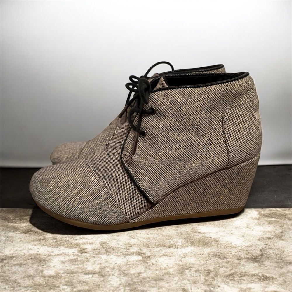 Tom’s Stylish Women's Wedge Ankle Boots - Sparkle Gray - 9.5 - Great Condition